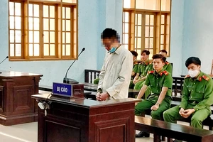 Kẻ xâm hại con gái ruột lãnh án 16 năm tù