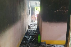 Bố khoá cửa đi làm, nhà cháy khiến con nhỏ 6 tuổi tử vong