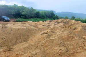 Bị phạt 325 triệu đồng vì khai thác cát trái phép trên sông Sê San