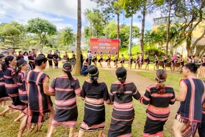 Trải nghiệm cồng chiêng Tây Nguyên qua "Sắc màu văn hóa Gia Lai"