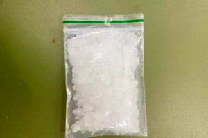 1 cựu thẩm phán bị bắt quả tang tàng trữ ma túy