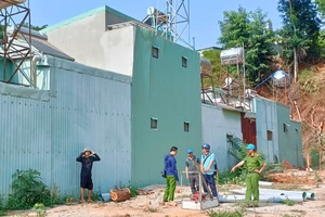 Gia Lai: Lật máy tời, 2 người thương vong