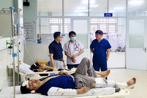 'Kích hoạt báo động đỏ' cấp cứu nạn nhân vụ tai nạn 2 xe khách tông nhau ở Gia Lai