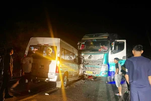 Liên tiếp 2 vụ tai nạn xe khách trên quốc lộ 14