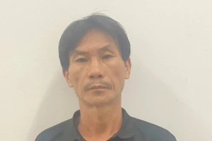 Lên mạng đặt làm sổ hồng giả rồi đem cầm cố chiếm đoạt tiền tỉ 