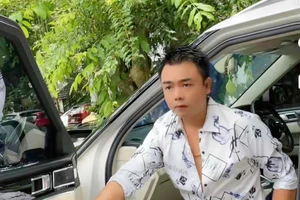 Bị đòi nợ, giám đốc chém thợ làm cửa sắt trọng thương 