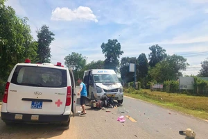 Người phụ nữ chạy xe bất cẩn làm 1 cháu nhỏ tử vong, 3 người bị thương