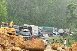 Đèo An Khê tiếp tục sạt lở, nguy cơ chậm tiến độ dự án 