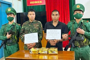 Bắt giữ hai thanh niên vận chuyển, mua bán 3 kg ma túy đá