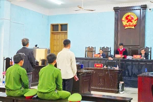 Tuyên án thẩm phán nhận hối lộ và người đưa hối lộ