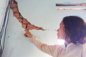 Thi công đường làm nứt, hỏng nhà dân nhưng chậm bồi thường