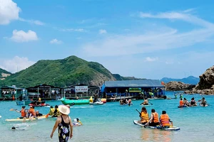 Mô tô nước lao lên bờ khiến 2 chị em thương vong