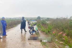 Trên đường về nhà, người đàn ông bị sét đánh tử vong