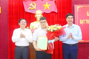 Bình Định: Tuyên dương học sinh giành huy chương bạc tại kỳ thi tin học quốc tế