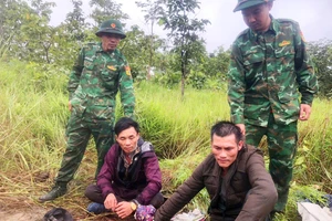 Mật phục, bắt giữ vụ vận chuyển pháo lậu từ Campuchia về Việt Nam