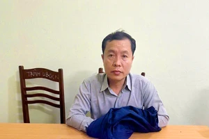 Bắt quả tang người đàn ông cưỡng đoạt 250 triệu của lãnh đạo văn phòng đất đai