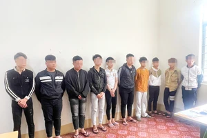 Khởi tố 11 thanh niên hỗn chiến sau màn nẹt pô, rú ga