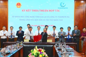 Gia Lai ký kết với doanh nghiệp Mỹ để phát triển bán dẫn và AI
