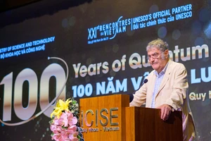 Giáo sư đoạt giải Nobel Vật lý năm 2012 ấn tượng với công nghệ lượng tử của Việt Nam