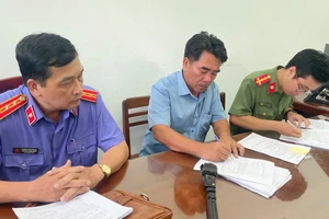 Bắt người đàn ông xúi giục người phụ nữ quay video xuyên tạc