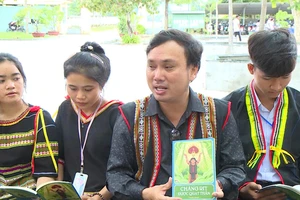 Thầy giáo vùng sâu đưa kho tàng truyện cổ Jrai vào sách