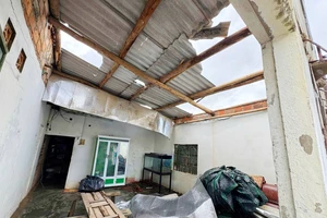 Lốc xoáy khiến nhiều nhà của người dân Gia Lai tốc mái