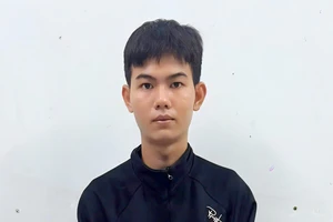 Nam thanh niên giao cấu với bé gái 12 tuổi rồi dọa tung video nhạy cảm