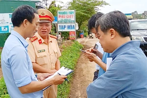 Biển báo giới hạn tốc độ dày đặc trên quốc lộ 19