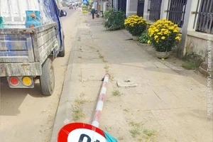 Tháo gỡ biển báo giới hạn tốc độ bất cập trên Quốc lộ 19