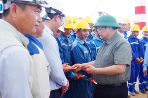 Thủ tướng Phạm Minh Chính kiểm tra dự án cảng hàng không Phù Cát