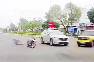 Gia Lai: Ô tô gây tai nạn rồi bỏ chạy khỏi hiện trường