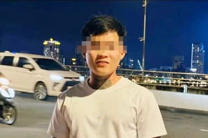 Tạm giữ hình sự thanh niên đấm người tử vong