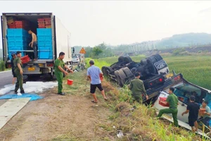 Thoát thiệt hại tiền tỉ, tài xế xe đông lạnh rối rít cảm ơn lực lượng công an 