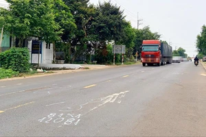 2 xe máy va chạm, 3 người tử vong