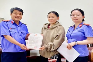 Viện Kiểm sát kịp thời hỗ trợ bé trai 9 tháng tuổi đang nằm viện