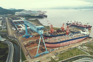 Quang cảnh nhà máy đóng tàu Giang Nam của Trung Quốc hồi tháng 6-2022. Ảnh: CHINA DAILY