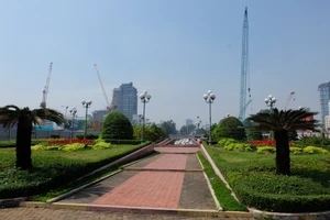 Đã di dời tượng đài Quách Thị Trang