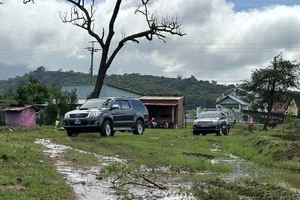Vụ chuyển hơn 600ha rừng làm hồ thủy lợi: Đoàn công tác bắt đầu vào rừng khảo sát