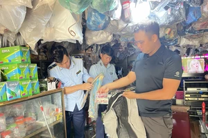 Phát hiện nhiều cửa hàng bán phụ tùng xe máy giả nhãn hiệu Honda, Yamaha