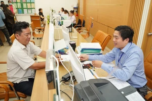 Xóa bỏ biên chế suốt đời: Mạnh dạn trả lương theo KPI