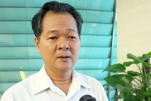 Tàu vỏ thép: Làm rõ yếu tố phá hoại chủ trương 