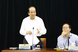 “Đi đường sắt mà cứ như đường làng“