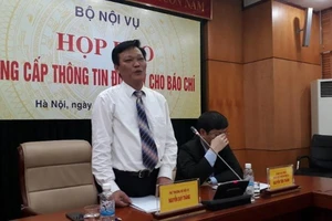 Bộ Nội vụ nói gì việc rút đề xuất tăng lương giáo viên?