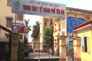 Yên Bái kỷ luật GĐ Trung tâm y tế vi phạm phòng chống COVID-19