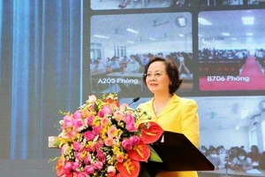 Nhiều giám đốc sở, phó chủ tịch thi nâng ngạch lên chuyên viên cao cấp 