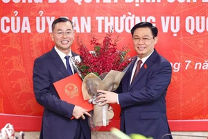 Phê chuẩn thôi làm Trưởng đoàn ĐBQH tỉnh Hoà Bình với ông Ngô Văn Tuấn