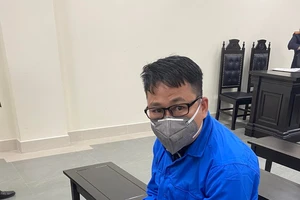 Thuê 2 ô tô, làm giả xác nhận 'chính chủ' từ ngân hàng để lừa bán 