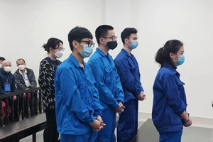 Đi đòi lại tiền bị lừa mua đồ của nhóm BTS, dính luôn tội cướp