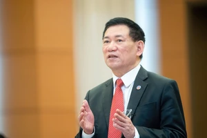 Quỹ Bình ổn giá xăng dầu: Vẫn đắn đo giữ hay bỏ