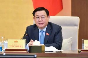 Miễn nhiệm chức vụ Chủ tịch Quốc hội với ông Vương Đình Huệ